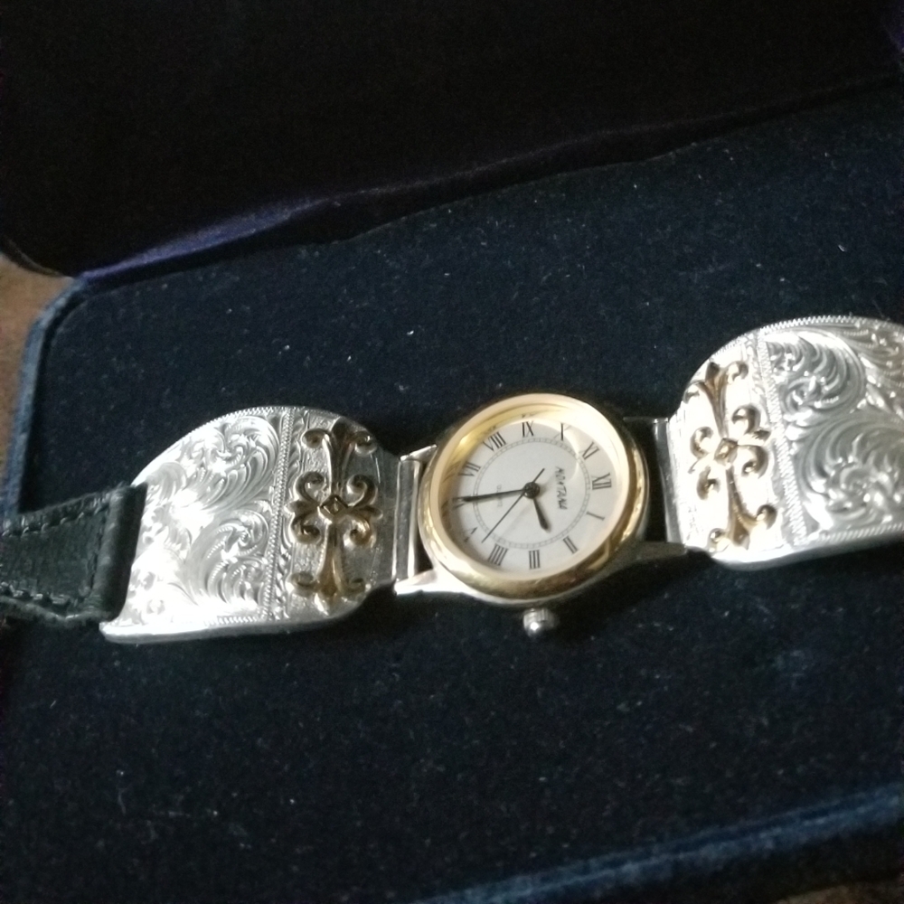 Watch - Picture 1 of 2